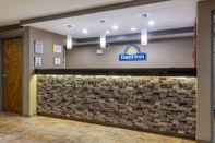 Lobi Days Inn by Wyndham Florence Cincinnati Area