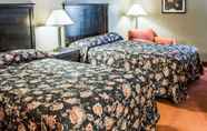 Bilik Tidur 6 Econo Lodge Burlington I-40