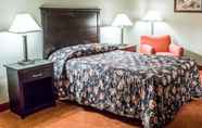 Bilik Tidur 3 Econo Lodge Burlington I-40