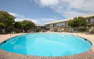Swimming Pool 2 Days Inn by Wyndham Clinton