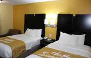 Bedroom 7 Days Inn by Wyndham Canton