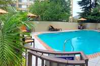 Swimming Pool One Washington Circle Hotel