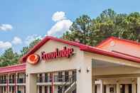 Exterior Econo Lodge Richmond Hill