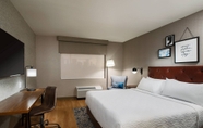 Bilik Tidur 3 Four Points by Sheraton Chicago Westchester/Oak Brook