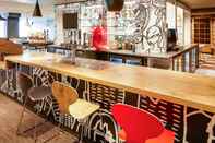 Bar, Cafe and Lounge ibis London Heathrow Airport