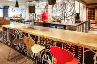 Bar, Cafe and Lounge ibis London Heathrow Airport