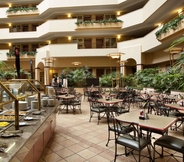 Restaurant 7 Embassy Suites by Hilton Columbia Greystone