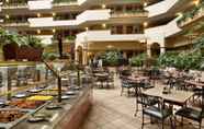 Restoran 7 Embassy Suites by Hilton Columbia Greystone