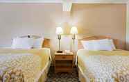 ห้องนอน 6 Days Inn by Wyndham Fairmont