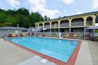 Swimming Pool Best Western Corbin Inn