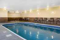 Swimming Pool Fairfield Inn & Suites St. Cloud