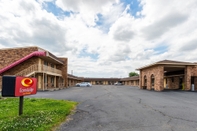 Exterior Econo Lodge & Suites