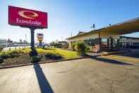 Exterior Econo Lodge