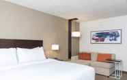 Bedroom 5 Delta Hotels by Marriott Kalamazoo Conference Center