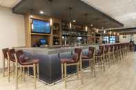 Bar, Cafe and Lounge Delta Hotels by Marriott Kalamazoo Conference Center