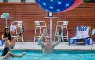 Swimming Pool 4 Clarion Hotel Denver Central