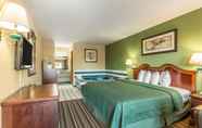Bedroom 4 Quality Inn & Suites Macon North