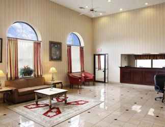 Lobi 2 Days Inn & Suites by Wyndham Columbia Airport