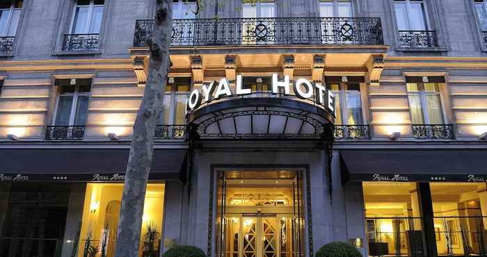 Bangunan Royal Hotel Paris Champs Elysées