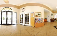 Lobi 6 Quality Inn & Suites Mt Dora North