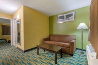 Ruang Umum Quality Inn & Suites Mt Dora North