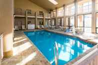 Swimming Pool Quality Inn West Medical Center