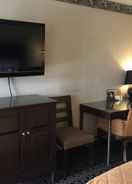 BEDROOM Days Inn by Wyndham Fresno Central