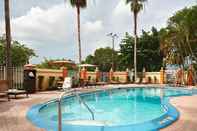 Swimming Pool Best Western Fort Myers Inn & Suites