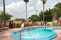 Swimming Pool Best Western Fort Myers Inn & Suites