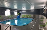 Swimming Pool 4 Quality Inn & Suites Lincoln near I-55