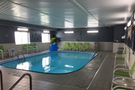 Swimming Pool Quality Inn & Suites Lincoln near I-55