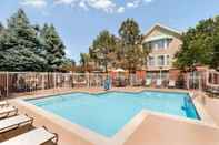 สระว่ายน้ำ Homewood Suites by Hilton - Boulder