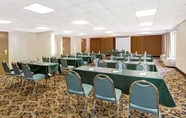 Functional Hall 7 Days Inn by Wyndham Newport News City Center Oyster Point