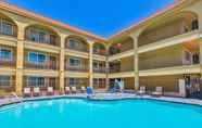 สระว่ายน้ำ 2 Best Western San Diego/Miramar Hotel