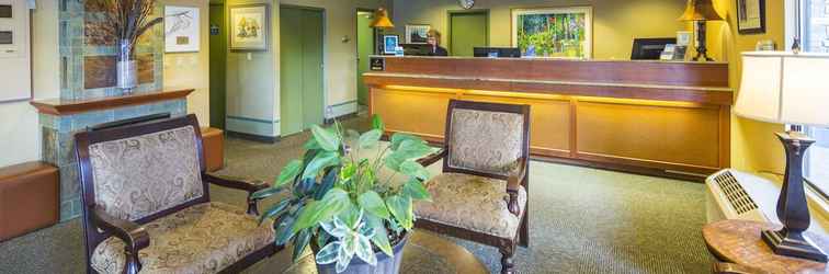 Lobi Accent Inns Vancouver Airport