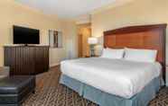 Bedroom 7 Omni Atlanta Hotel at CNN Center