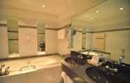 In-room Bathroom 4 Seiler au Lac