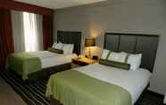 Bedroom 4 Holiday Inn: Portland- I-5 S (Wilsonville)