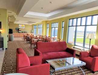 Lobi 2 Days Inn by Wyndham Windsor Locks / Bradley Intl Airport