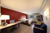 Bedroom Red Roof Inn Cincinnati Northeast - Blue Ash