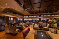 Bar, Cafe and Lounge DoubleTree by Hilton Hotel Naha Shuri Castle