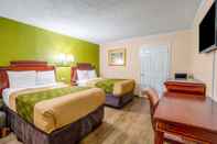 ห้องนอน Rodeway Inn & Suites Fort Jackson