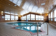 Swimming Pool 4 Travelodge by Wyndham Merrill