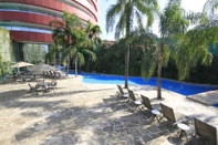 Kolam Renang Holiday Inn Monterrey - Parque Fundidora, an IHG Hotel