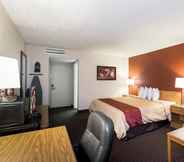 Bilik Tidur 6 Red Roof Inn Williamsport, PA