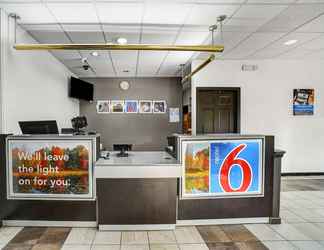 Lobby 2 Motel 6 Lawrenceville, NJ