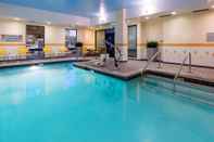 Swimming Pool Fairfield Inn & Suites by Marriott Denver Cherry Creek