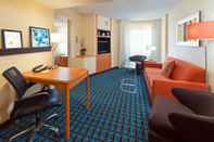 Common Space Fairfield Inn & Suites by Marriott Denver Cherry Creek