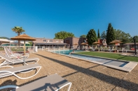 Swimming Pool ibis Montelimar Nord