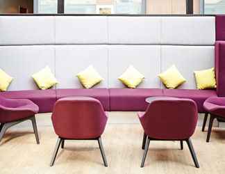 Sảnh chờ 2 Novotel London Heathrow Airport - M4 Jct 4